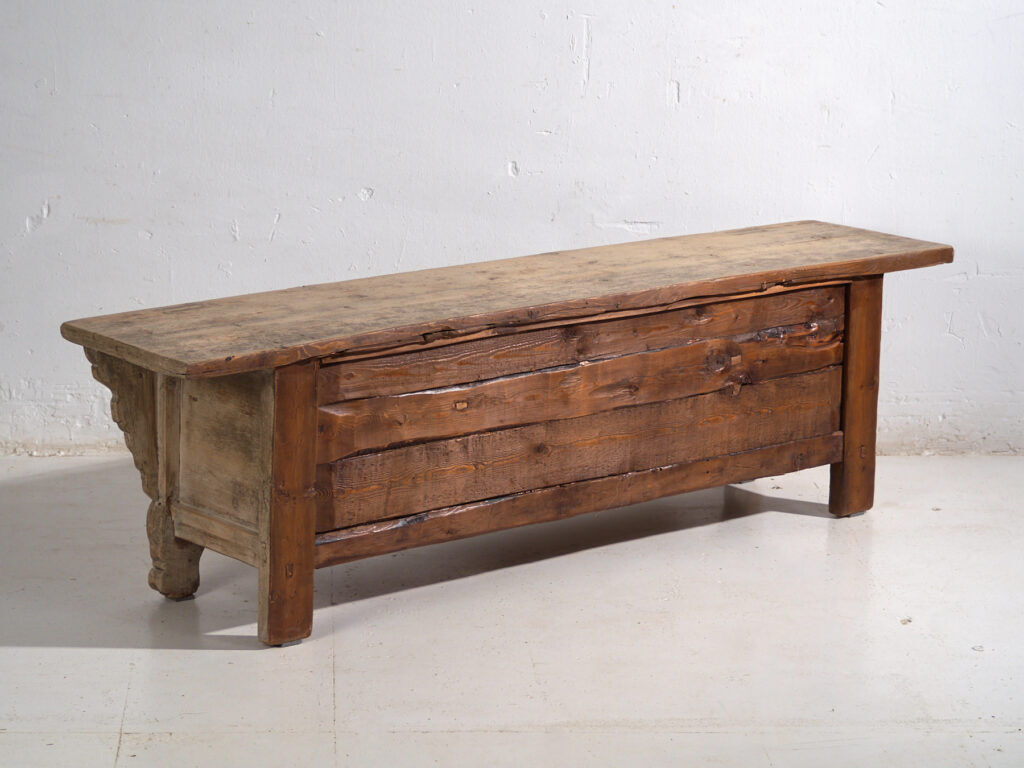 Old pine wood buffet – China, circa 1920