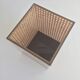Cache-pot en verre et cannage
