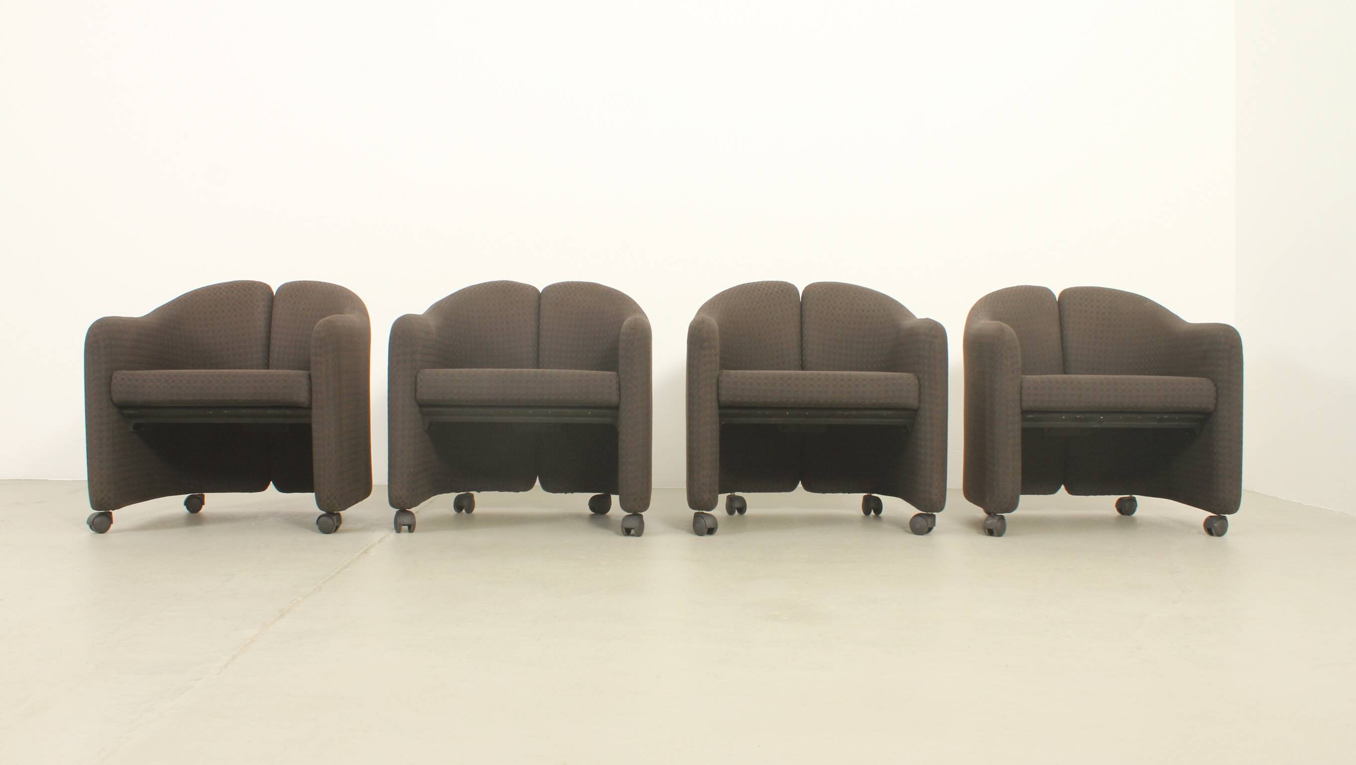Set of four PS142 armchairs by Eugenio Gerli for Tecno, Italy, 1966.
