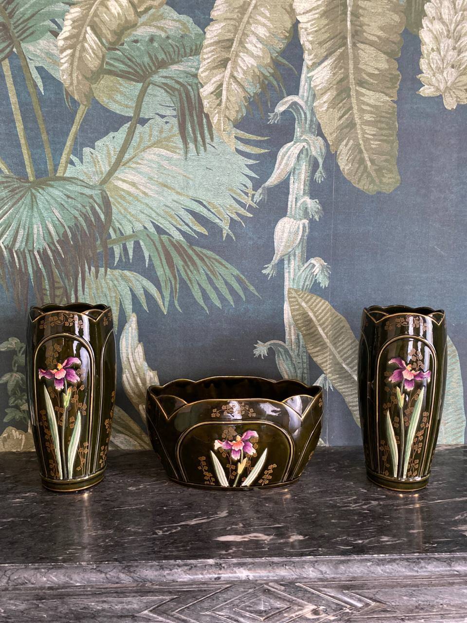 Rare Art Nouveau Ensemble circa 1900 – Glazed ceramic with iris decoration – Trio