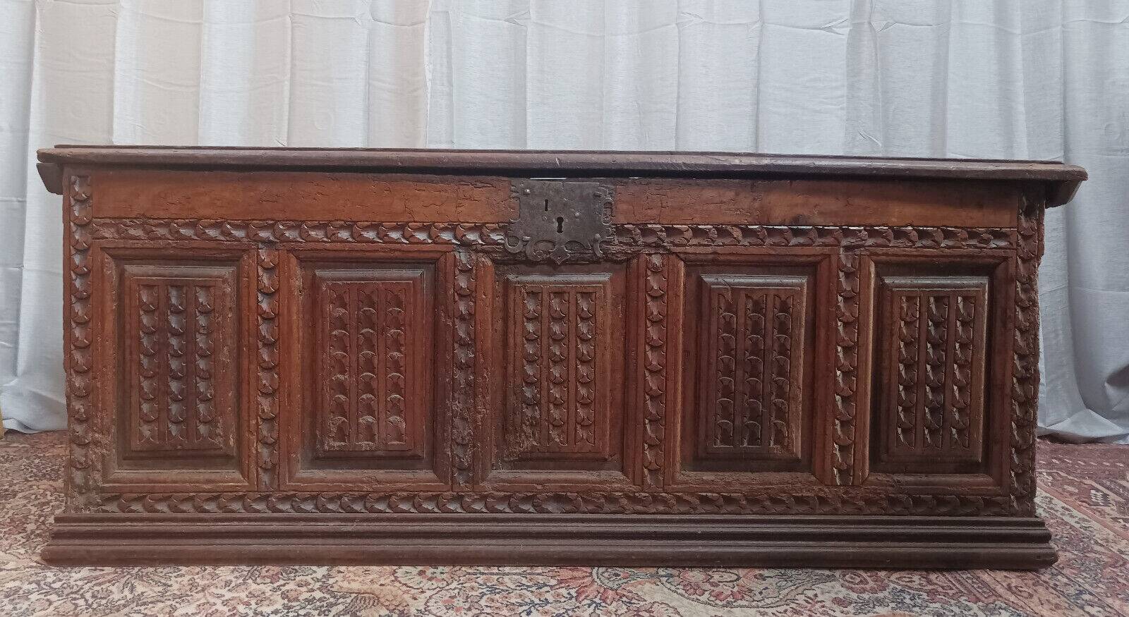 Louis XIII chest in carved walnut, 17th century