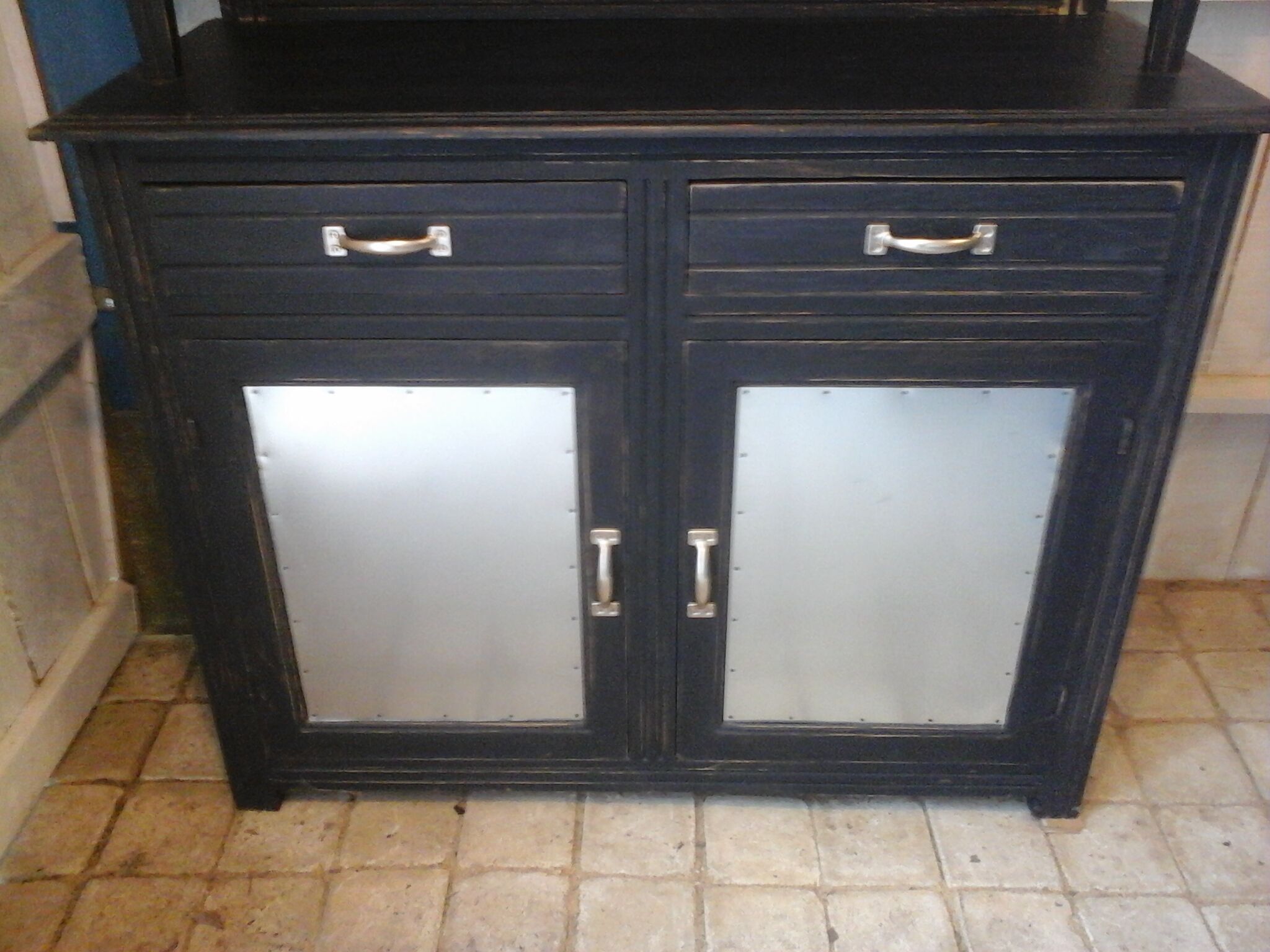 Seasy oak solid black patina and zinc