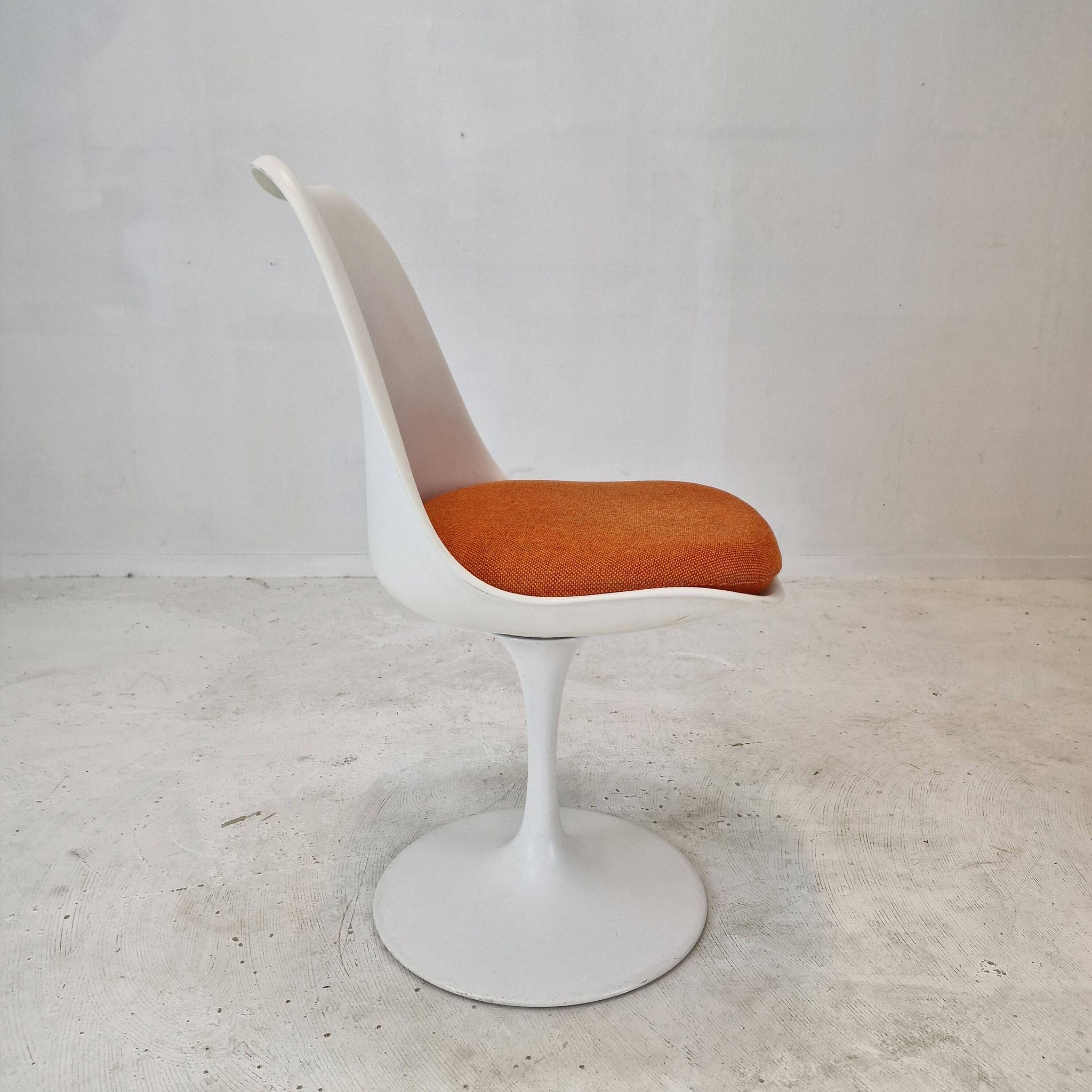 Knoll Marble Dining Table With 5 Chairs by Eero Saarinen, 1960s