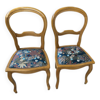 2 chaises en boys et tissus