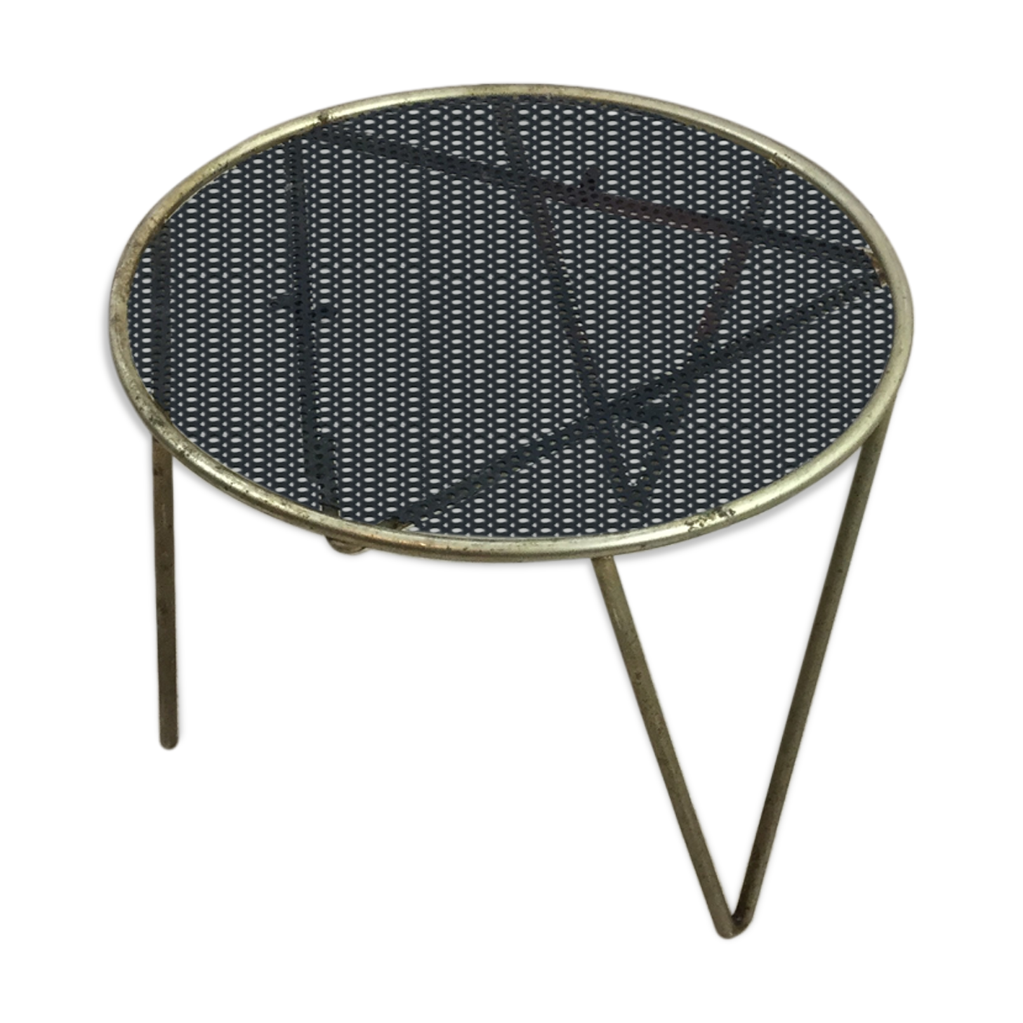 Perforated door-plant stool