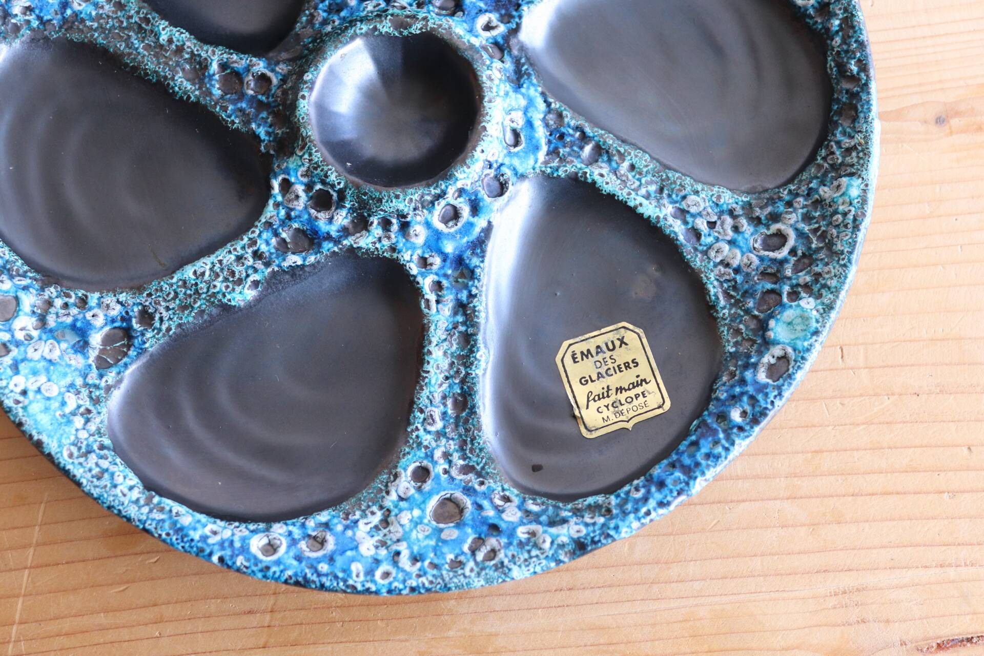 Set of 4 Cyclope oyster plates – Émaux des Glaciers