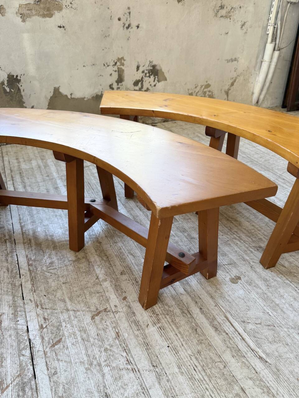 Set of round table and 4 rounded benches, 1950