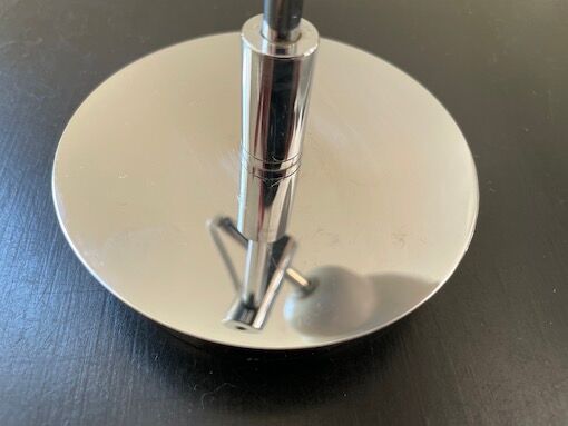 Adjustable spotlight in white porcelain habitat