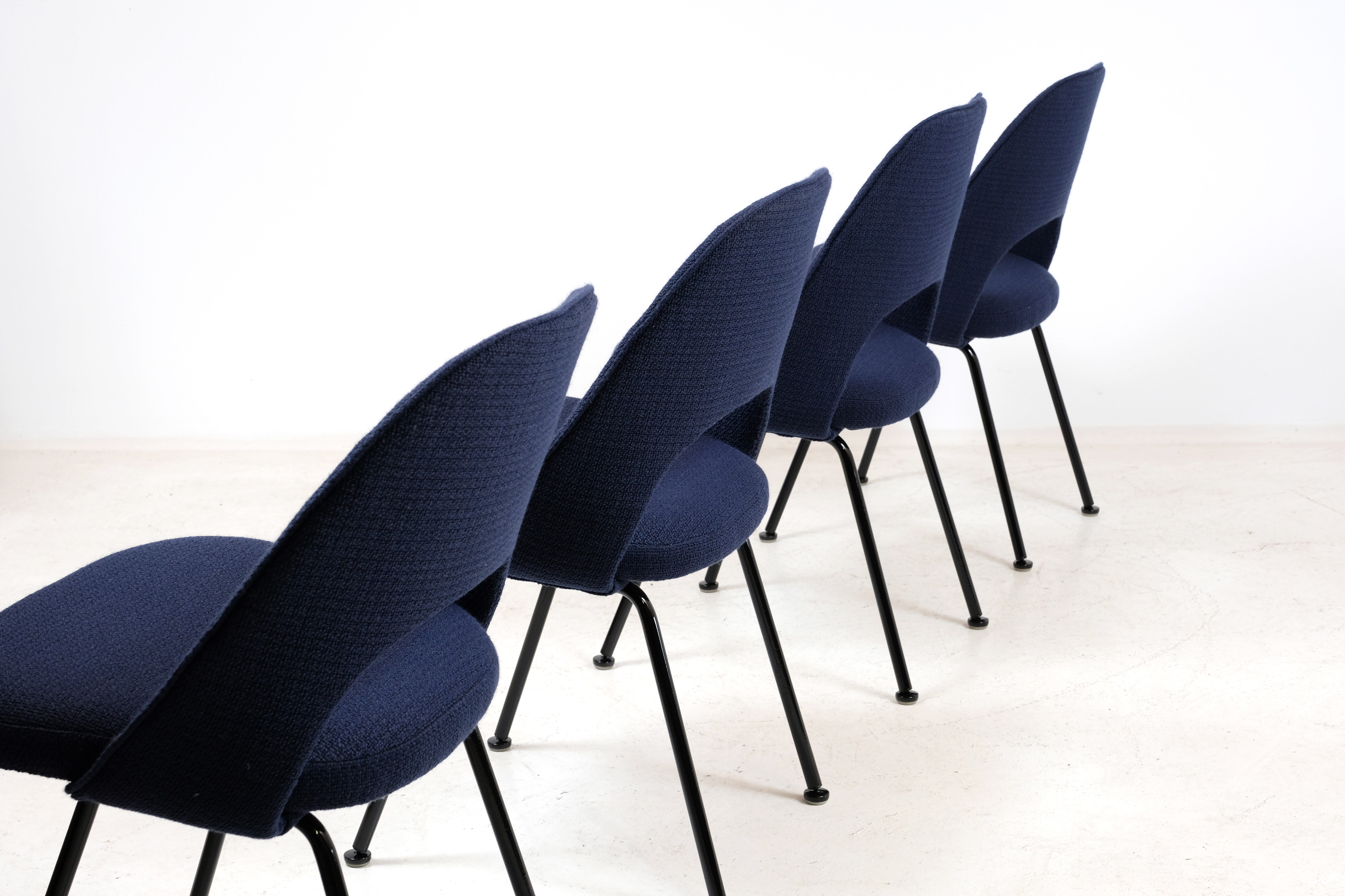 4 chairs "conference" by Eero Saarinen knoll international 1960's