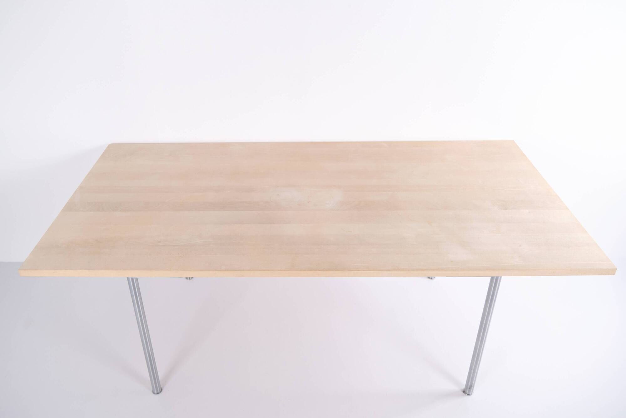 CH318 dining table – Hans J. Wegner – solid beech – extension leaves – Tranekær Møbler