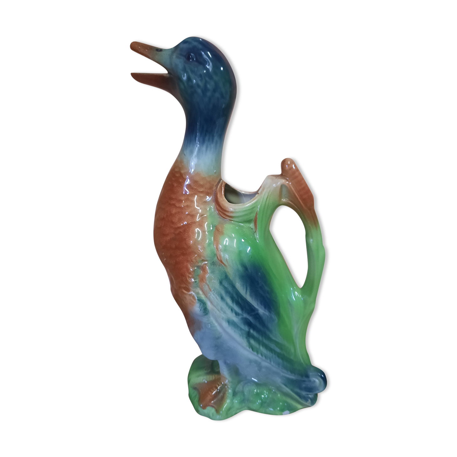Duck-shaped pitcher