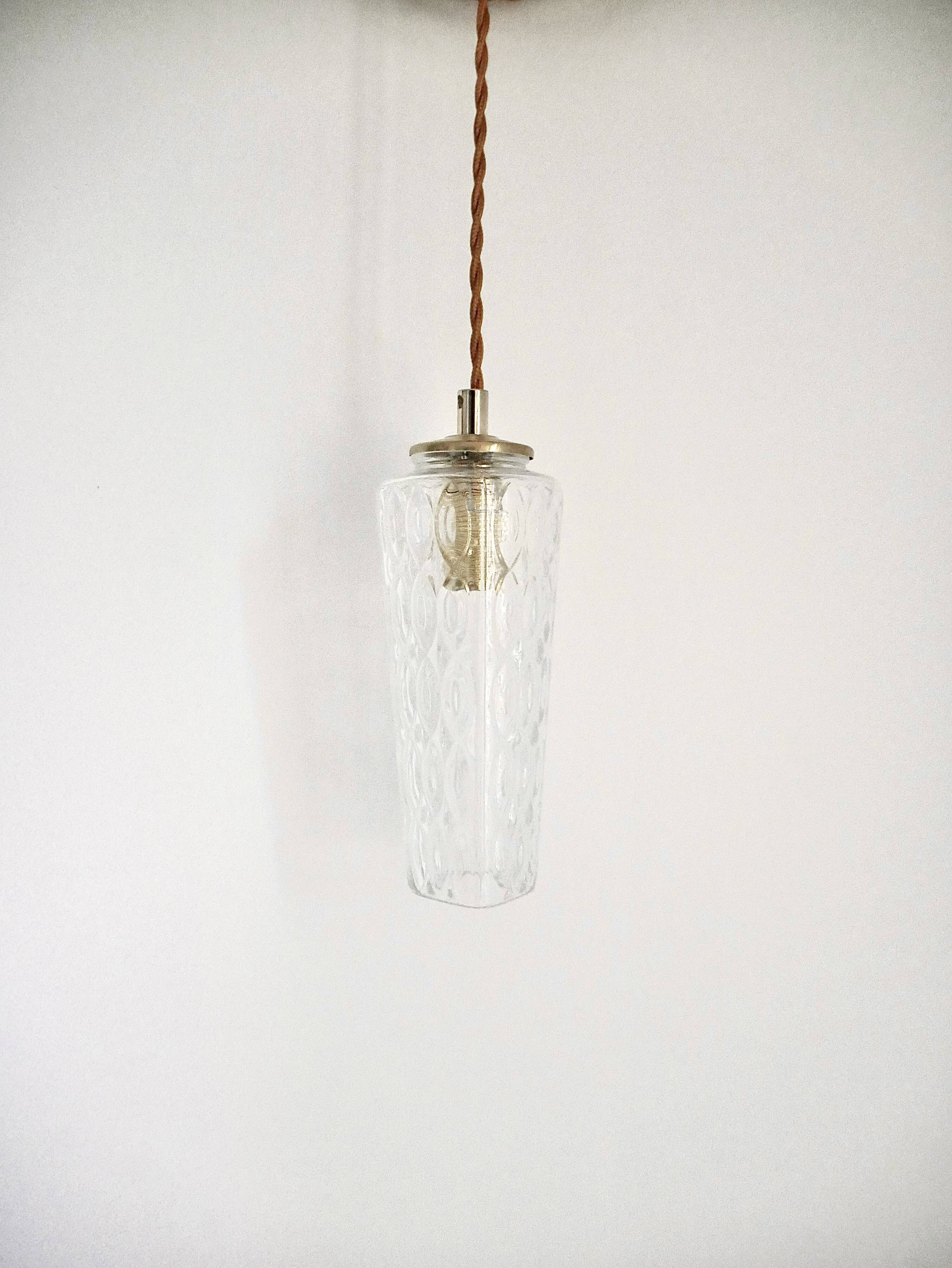 Chiseled glass suspension