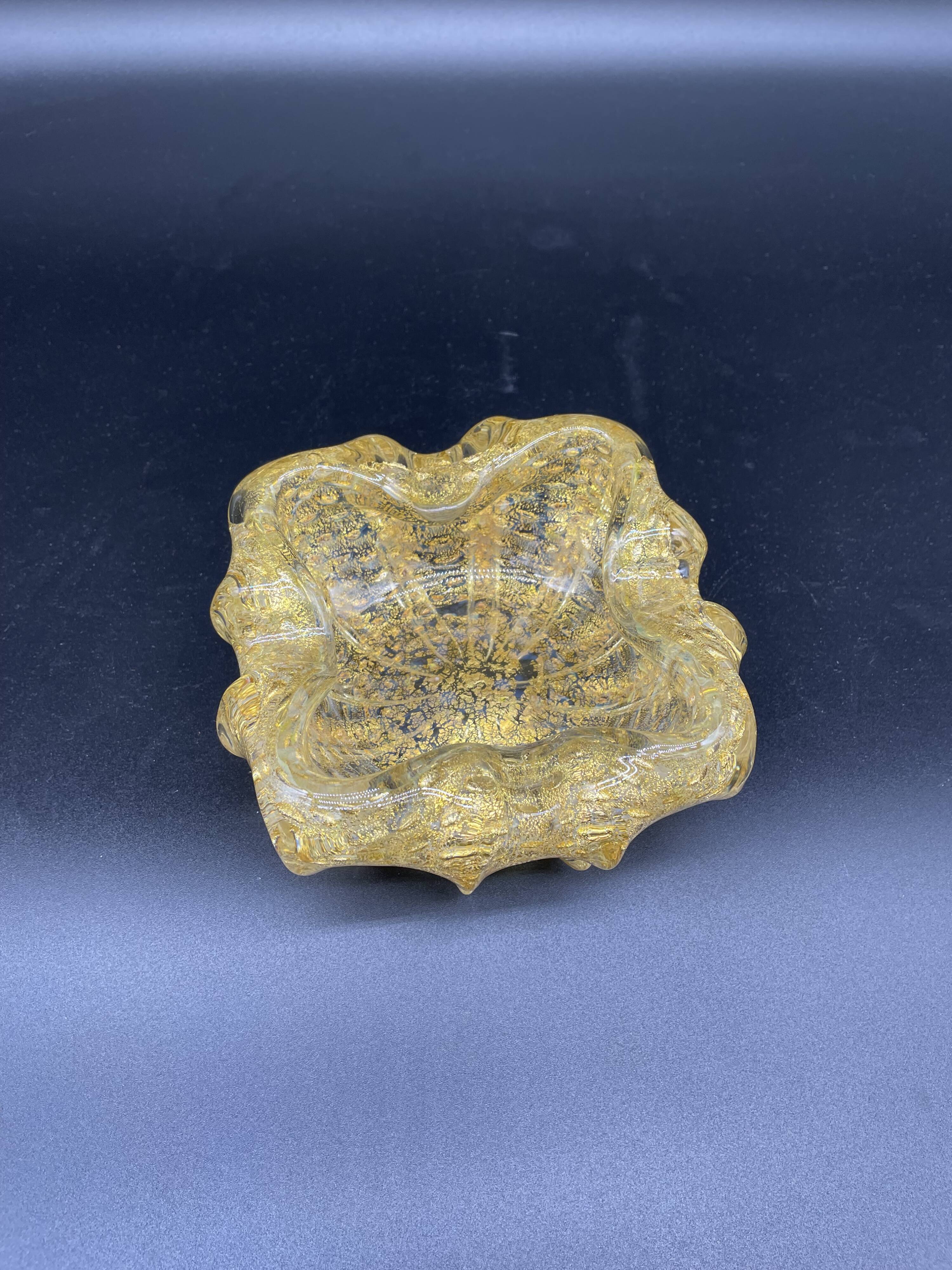 Empty pocket, Murano, Archimedes Seguso, yellow, gold, bubbled, stylized flower-forming, blown glass, Italy