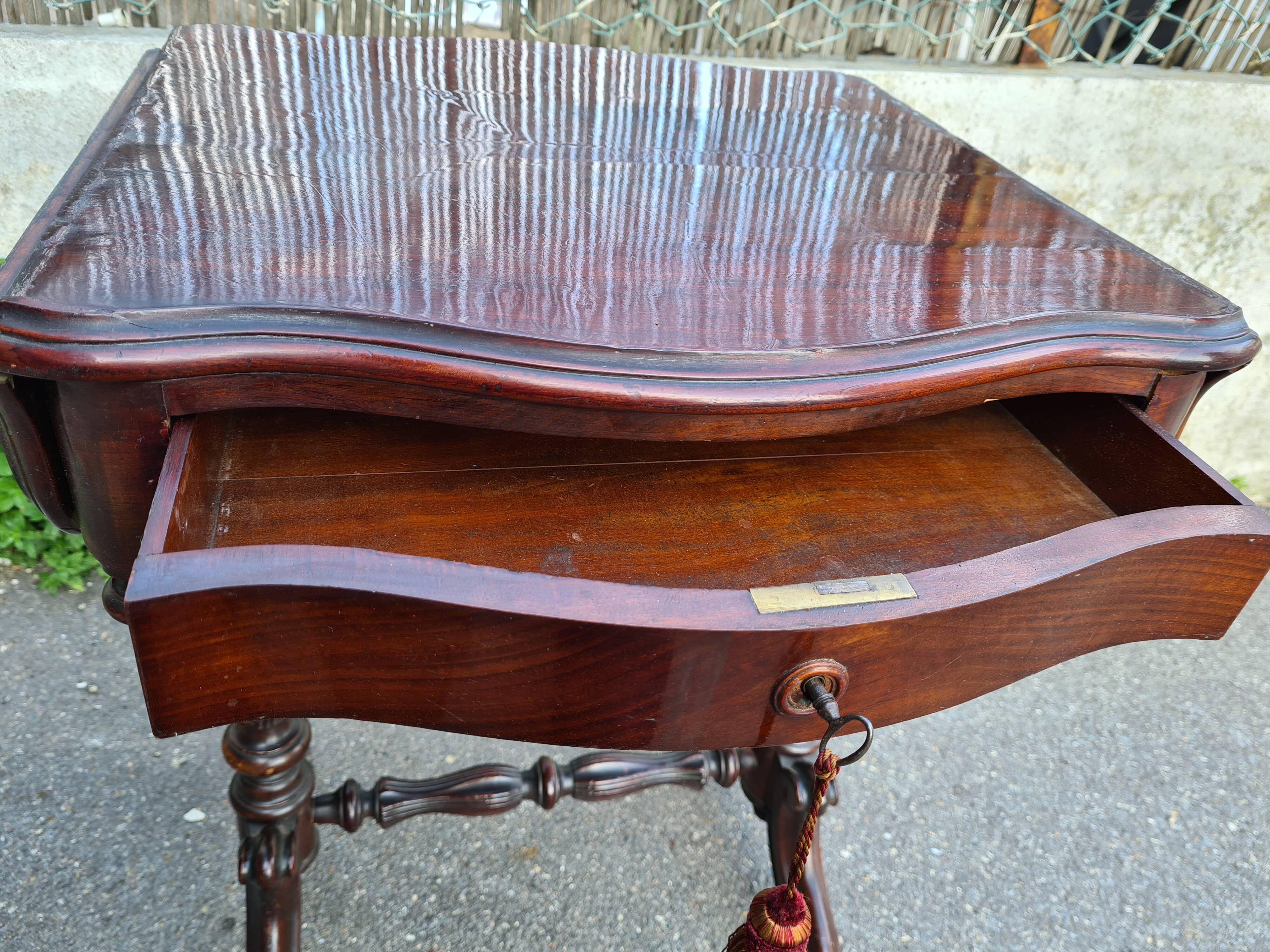 Mahogany N3 side table