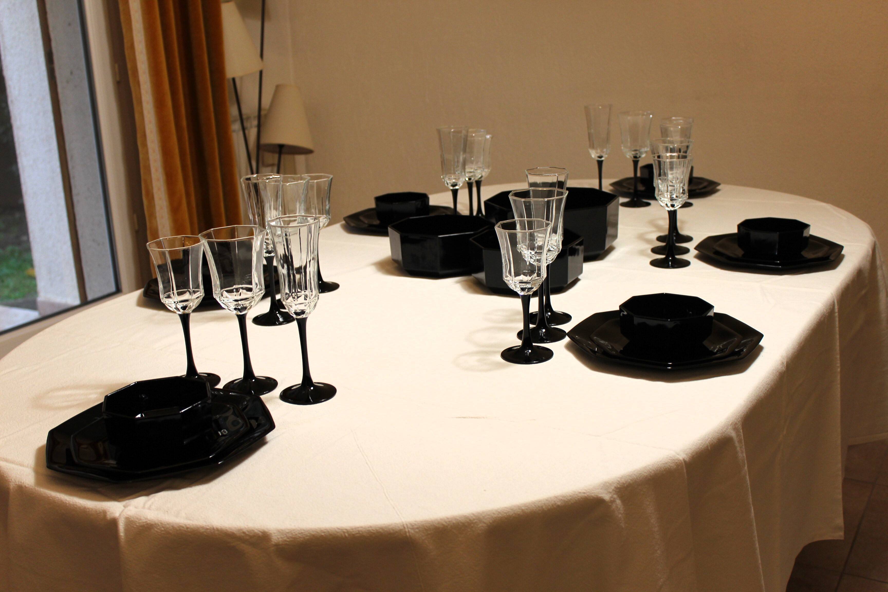 6 Luminarc "Octime" black wine glasses