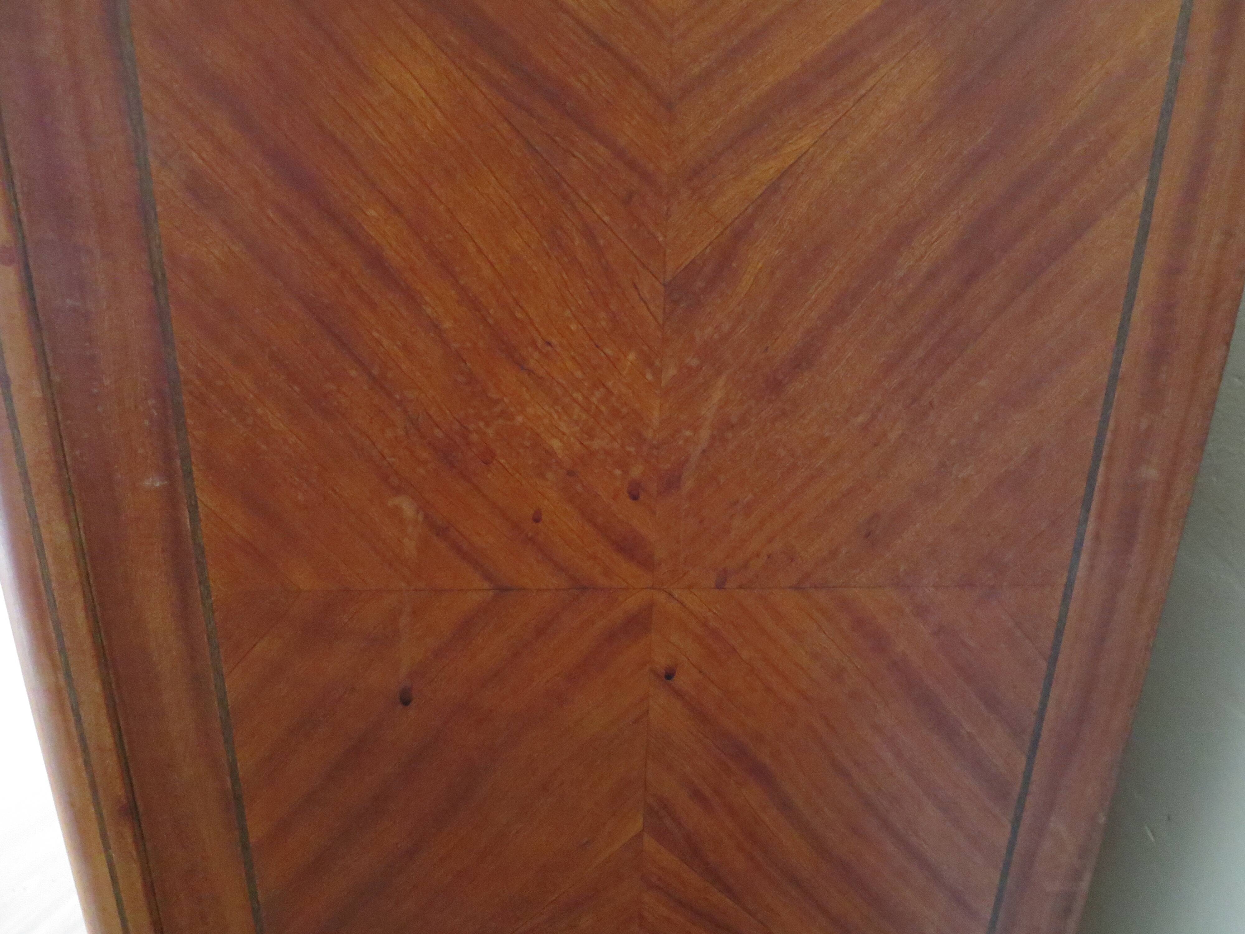 Louis XVI chest of drawers - Bronze - Butterfly wood veneer marquetry - 1930