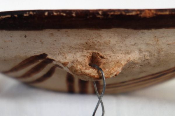 Ancien plat traditionnel en poterie du rif, Maroc