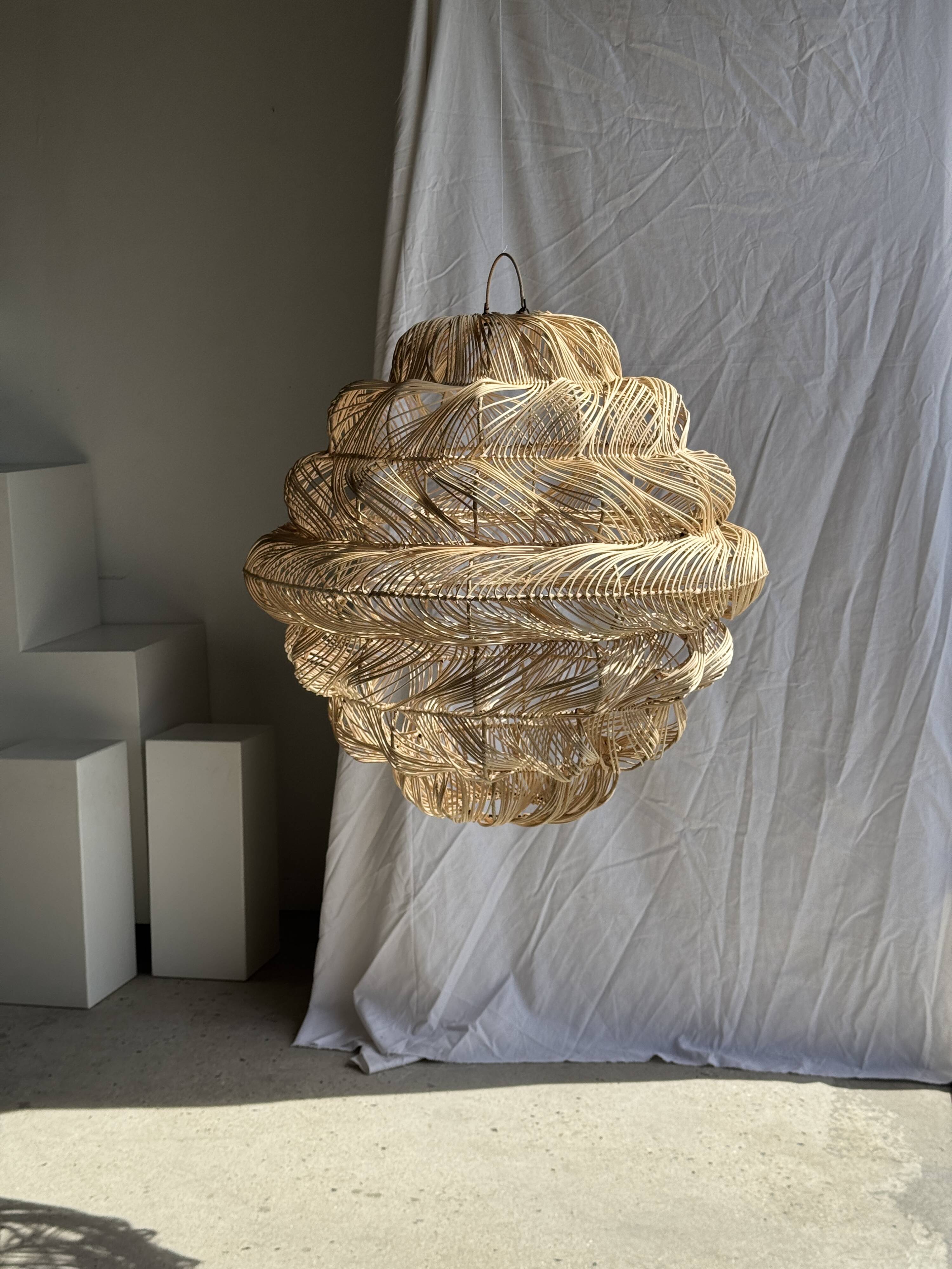 Suspension or rattan lampshade in an elongated spherical shape, layered H80 D