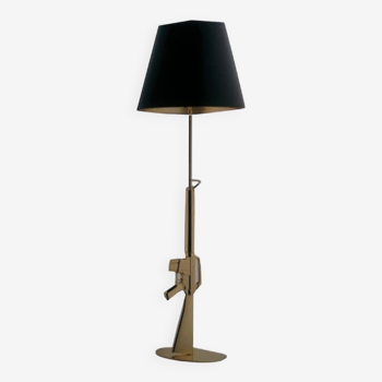 Lampe sur pied Gun de Philippe Starck