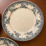 3 Assiettes plates, terre de fer, anciennes au décor bleu