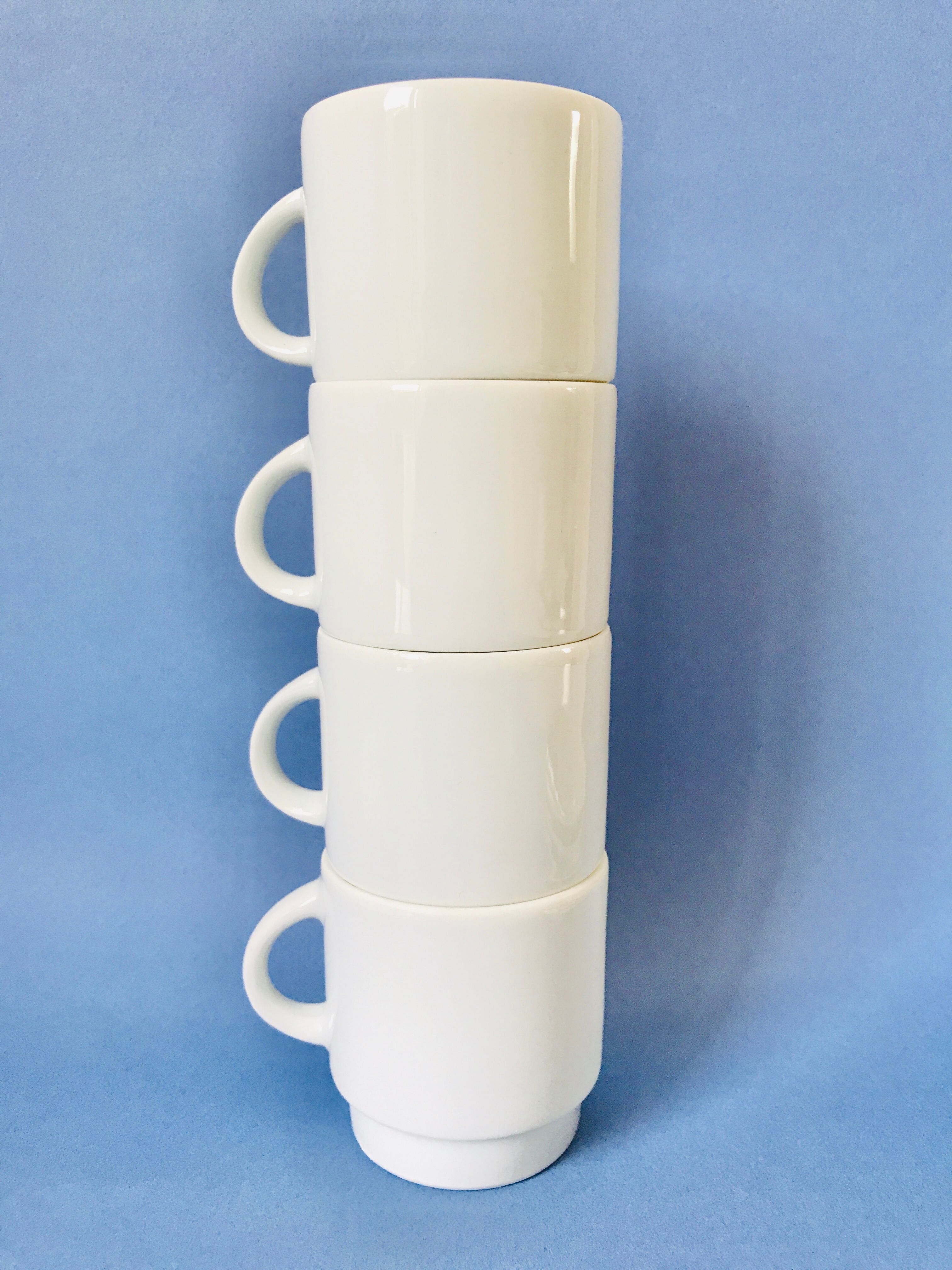 Set of 4 coffee cups, floral pattern saucers, 70s