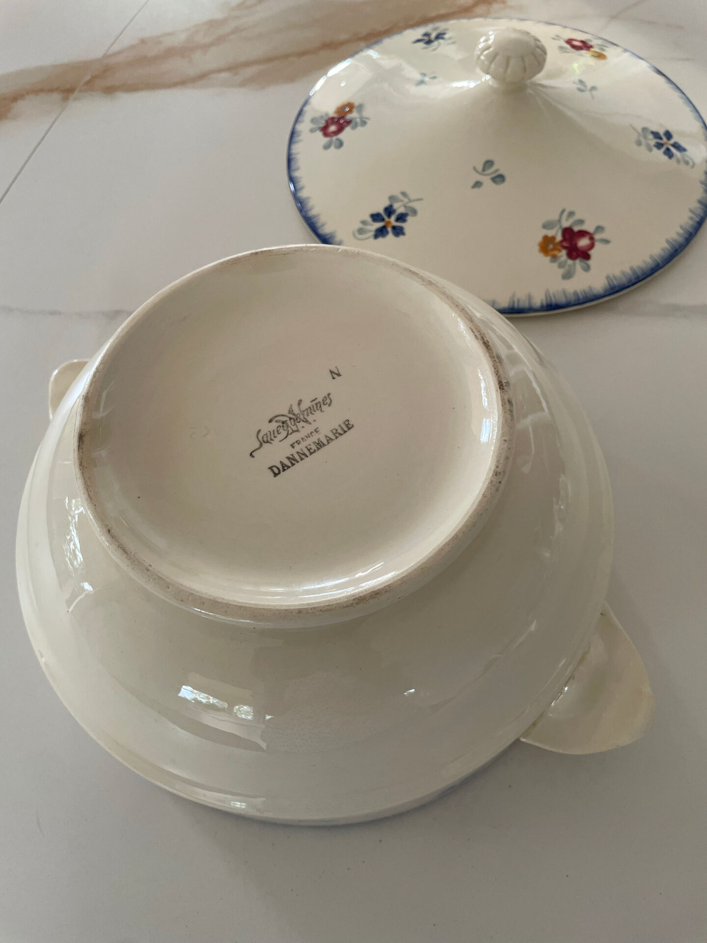 Digoin Sarreguemines soup tureen, Dannemarie model, 1950s, French soup.
