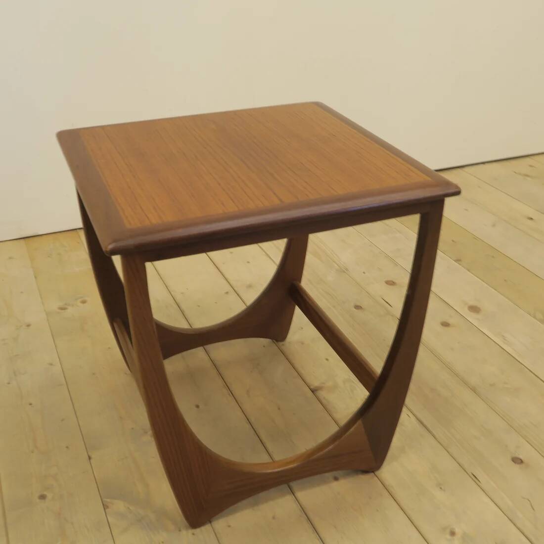 Table basse carrée G-Plan "Astro", teck, Angleterre 1960