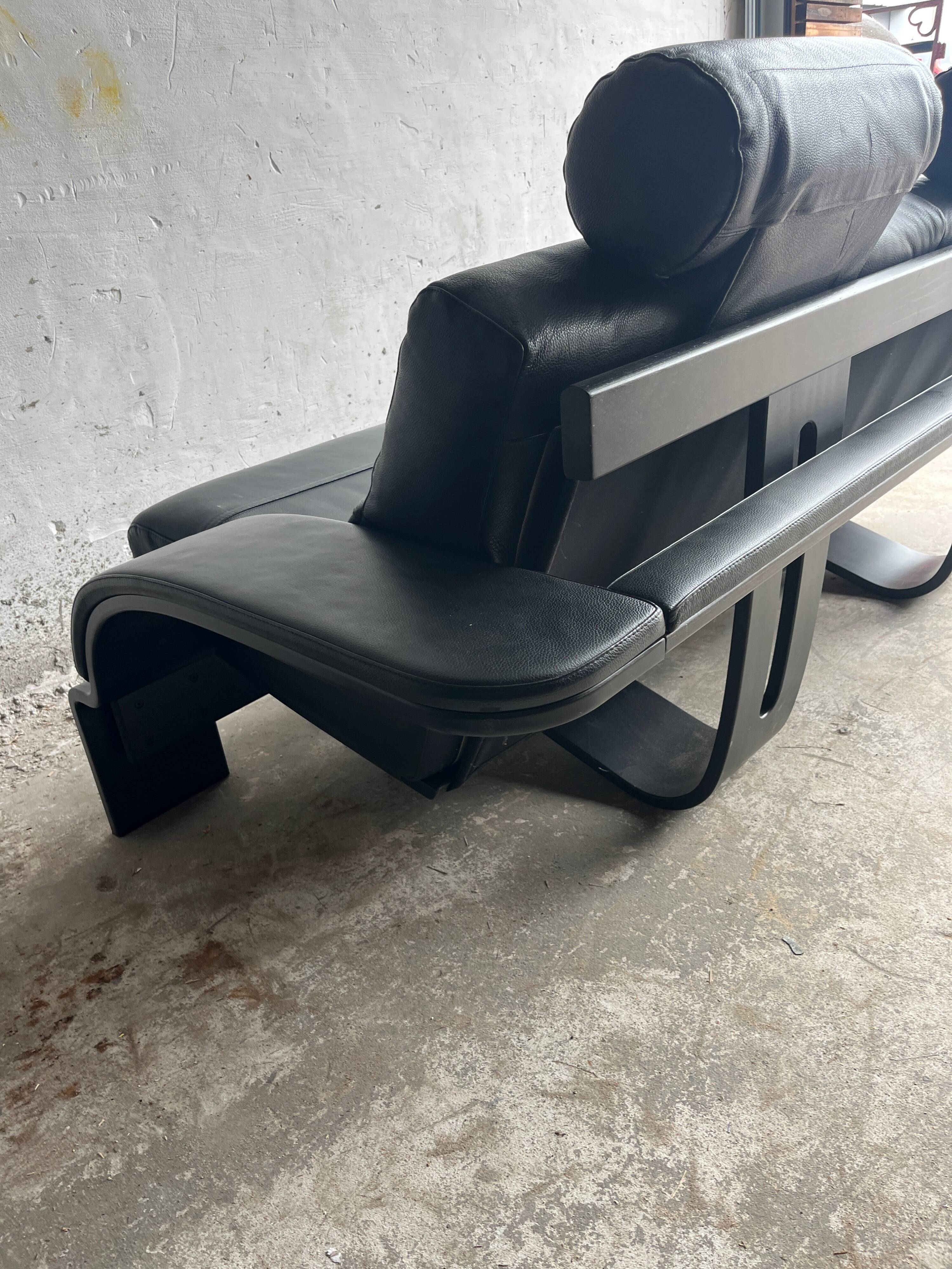 2-seater Kroken Nelo sofa in black leather, 1970s.