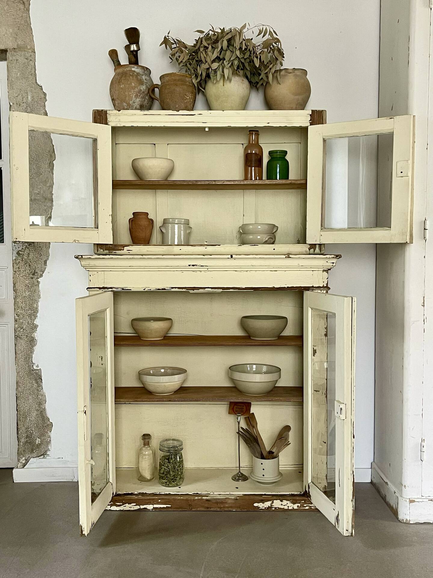 Glass display cabinet