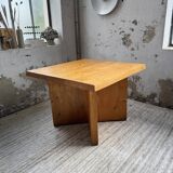 Table carrée moderniste en pin massif, années 50