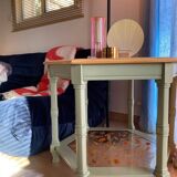 Pedestal table