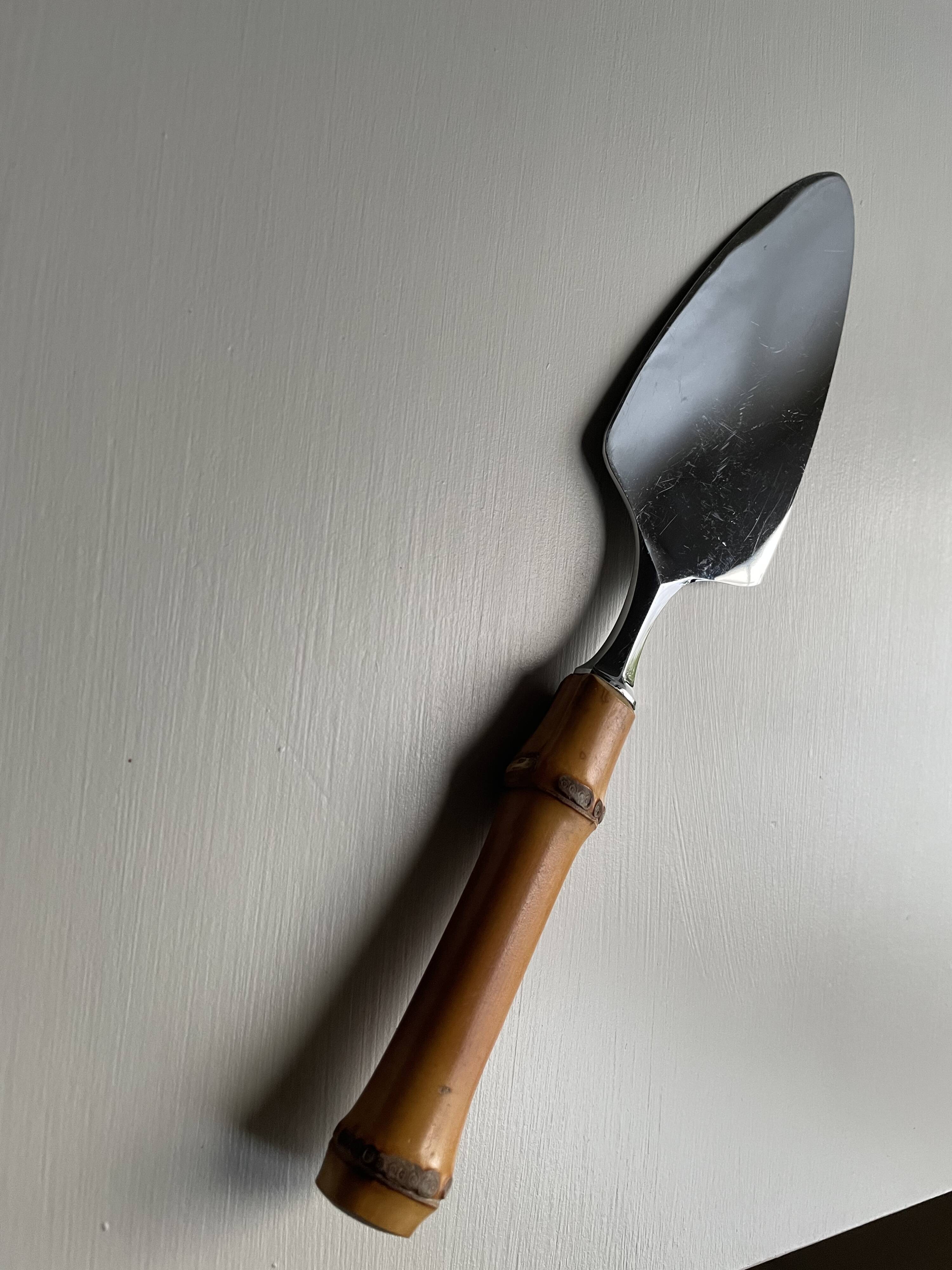 Serving cutlery with bamboo handles