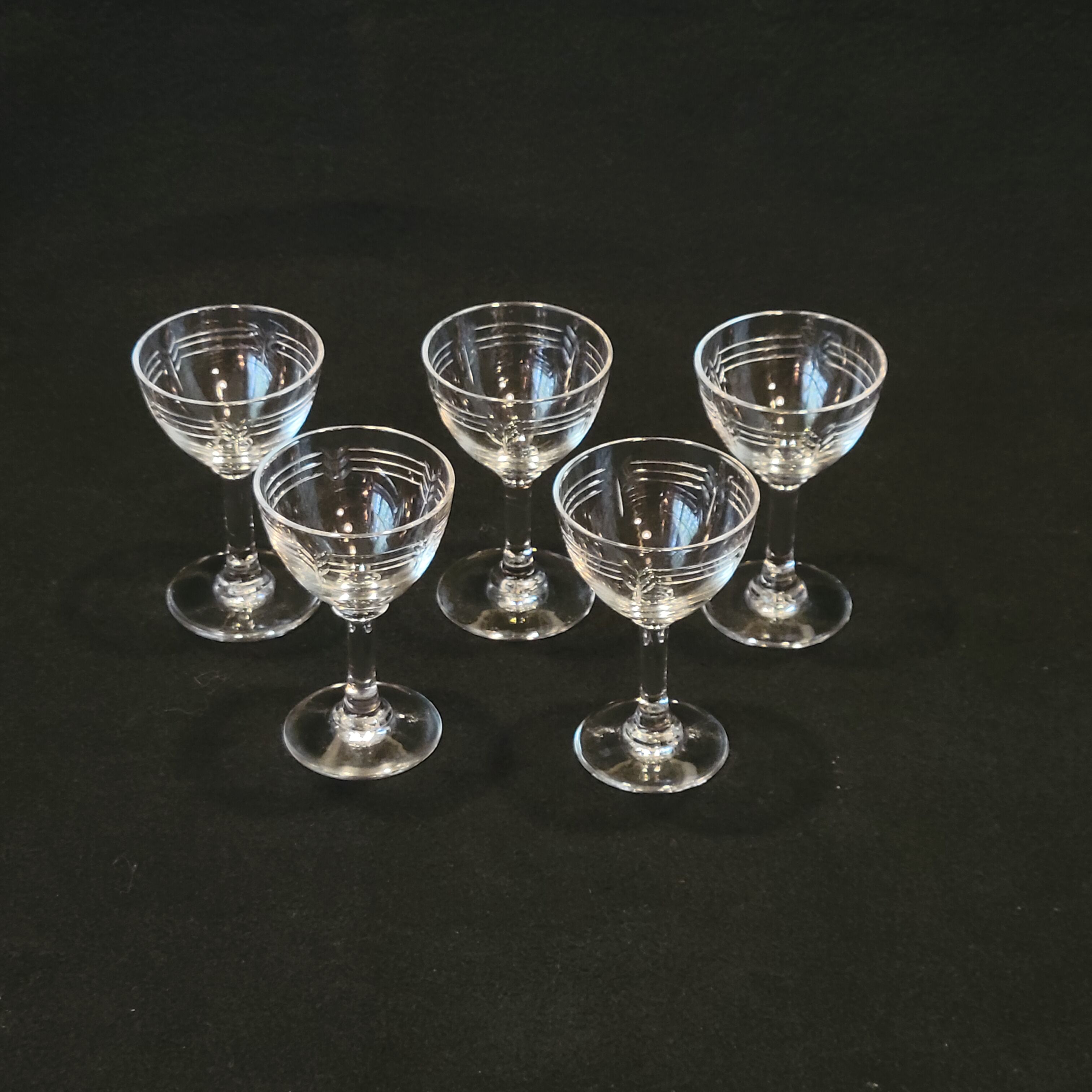 5 Old Small Liqueur Glasses In Engraved Baccarat Crystal
