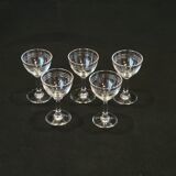 5 anciens petits verres a liqueur en cristal de baccarat gravé