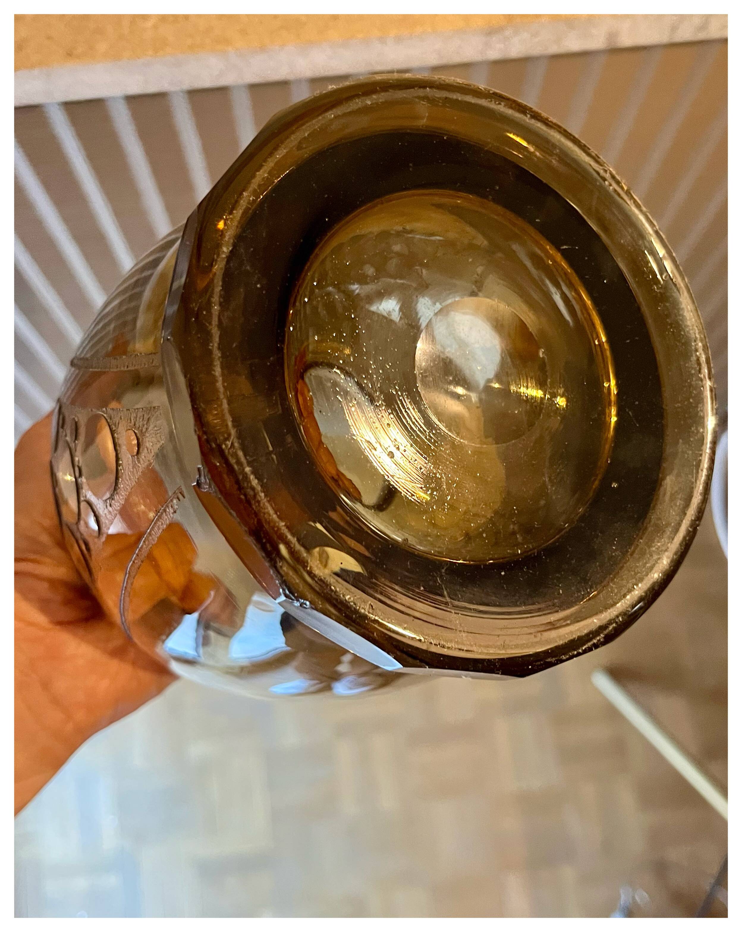 Art Deco vase from 1930 signed D'Argyl, acid-etched decoration.
