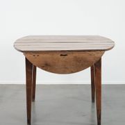 Rare antique oval French extendable dining table made of fruitwood