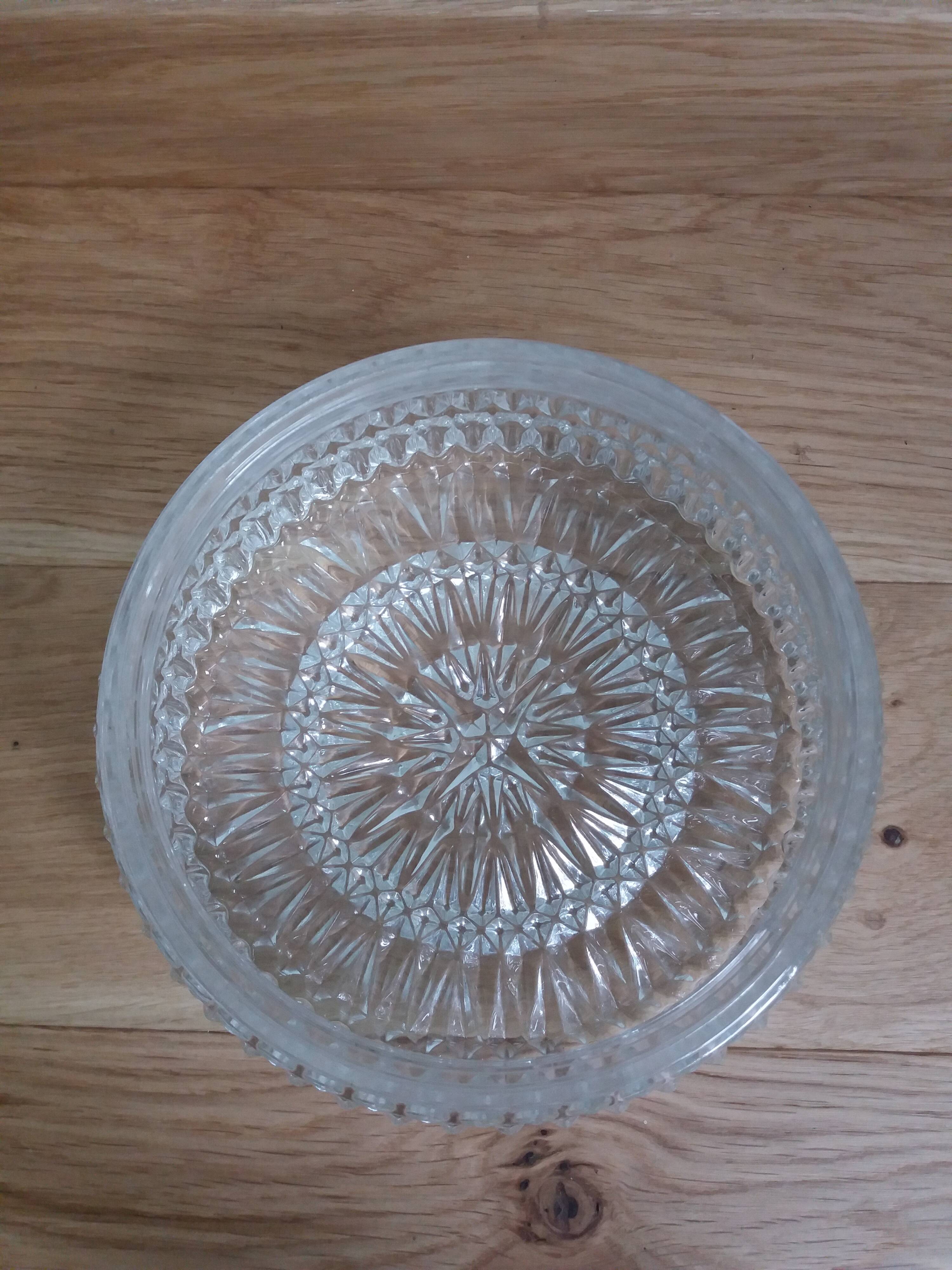 Globe ceiling light in molded glass