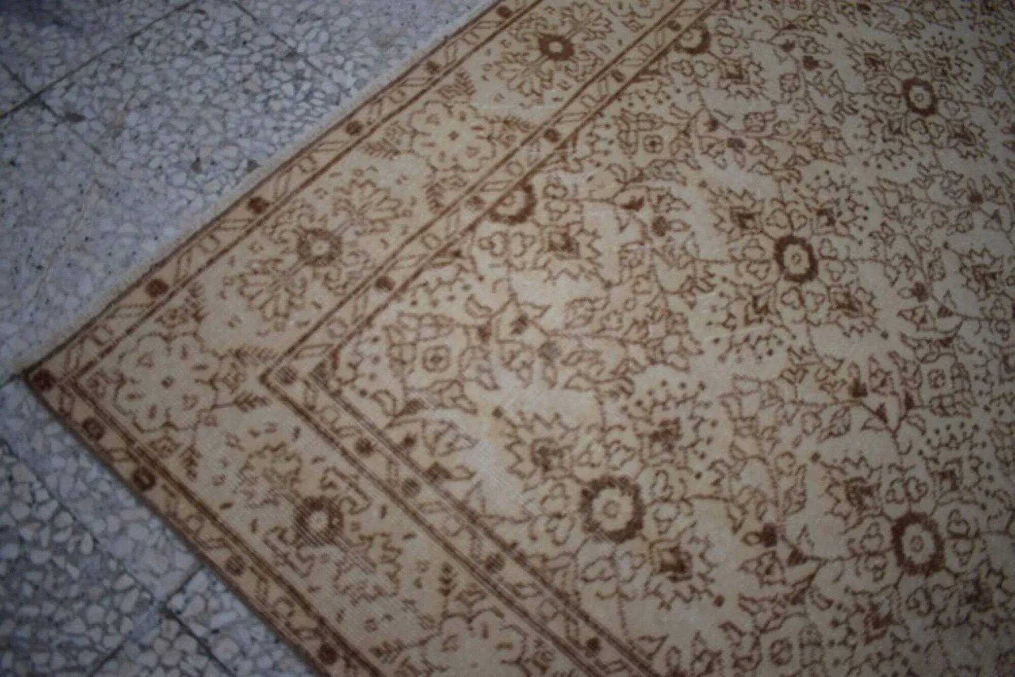 Vintage Turkish Oushak rug 204x318 cm