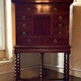 Cabinet in walnut of the nineteenth century