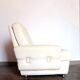 Fauteuil seventies en skaï blanc crème
