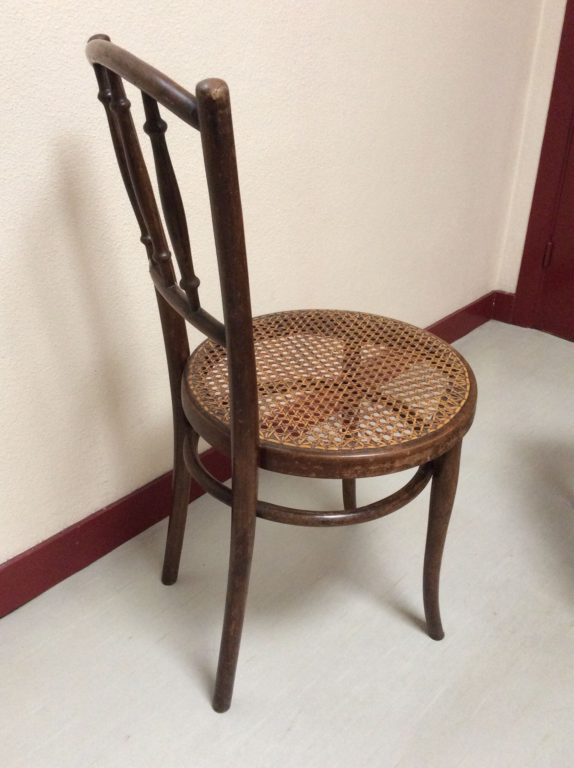 Chaise bistrot ancienne cannée