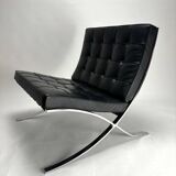 Paire de chauffeuses Barcelona attribuées à Mies Van Der Rohe pour Knoll International, années 1980