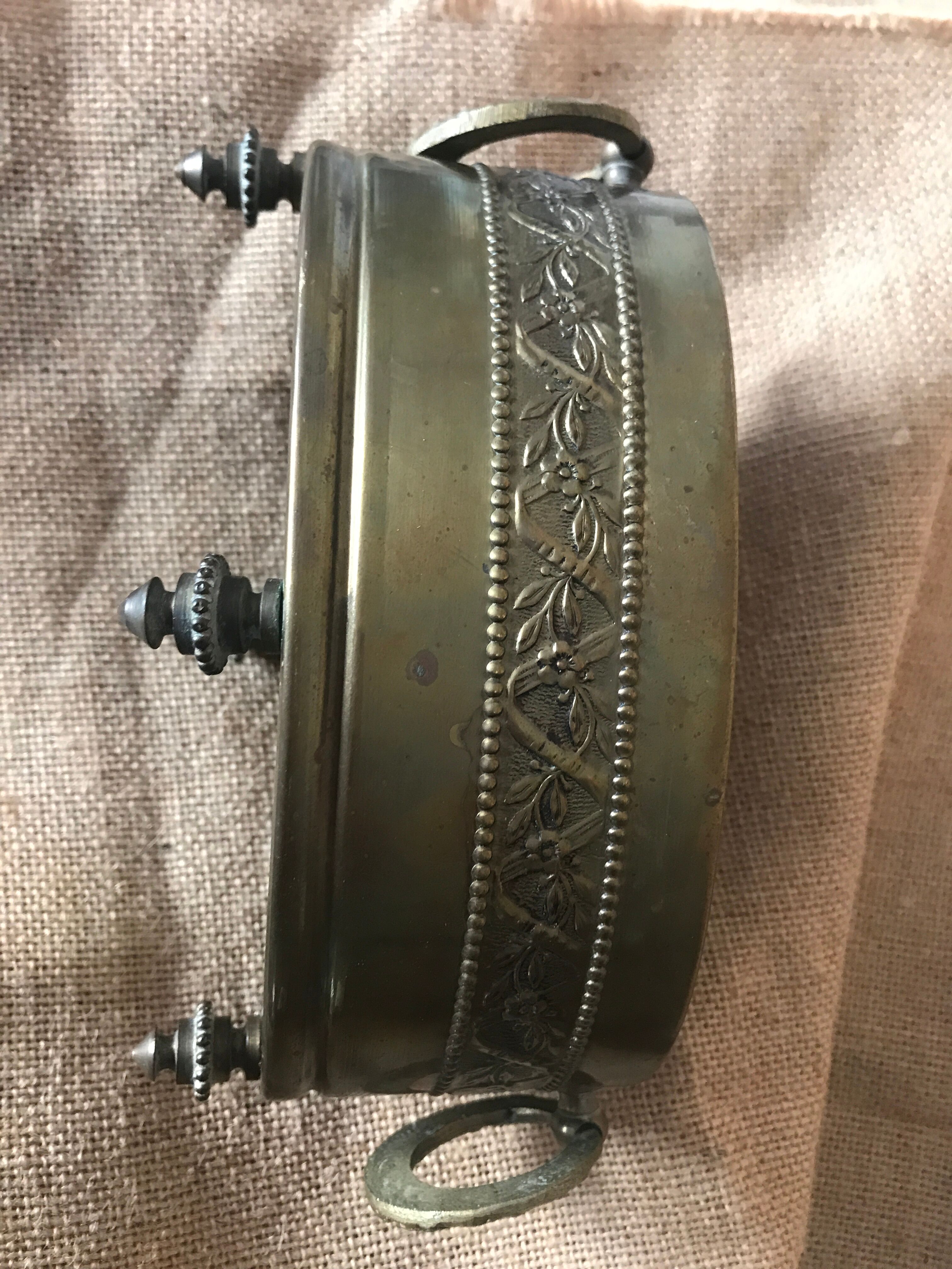 Small oval brass garden cut