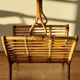 Porte-revues en rotin artisanal 1960.