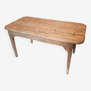 Poplar country table from the 1930s