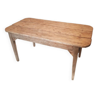 Poplar country table from the 1930s