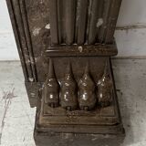Napoleon III fireplace with claw feet in speckled marble, 19th century.