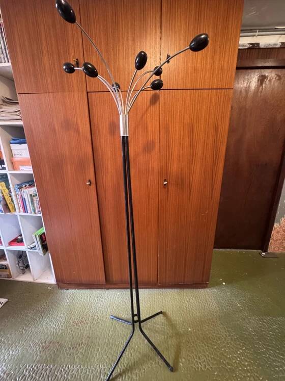 Italian design coat rack – Chrome metal and black lacquer – 1960s-1970s