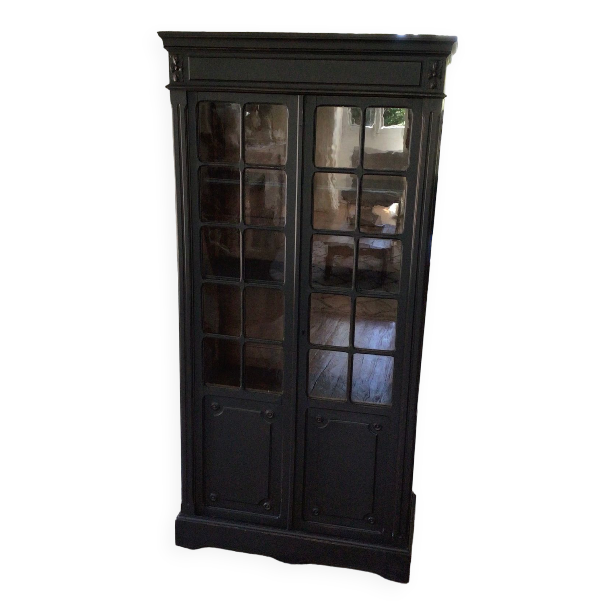 Parisian showcase cabinet