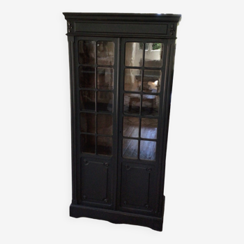 Armoire vitrine parisienne